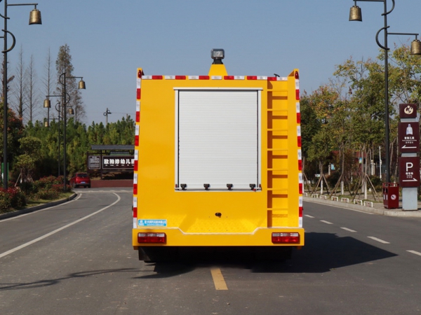 東風D9大流量排水車